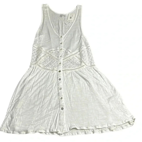 KOY RESORT WHITE SM, crochet ,button front beach cover, deep V-neck - Picture 2 of 13